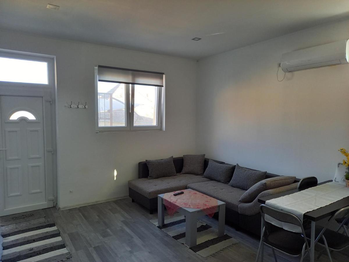 Titi House Appartement Bakonykoppány