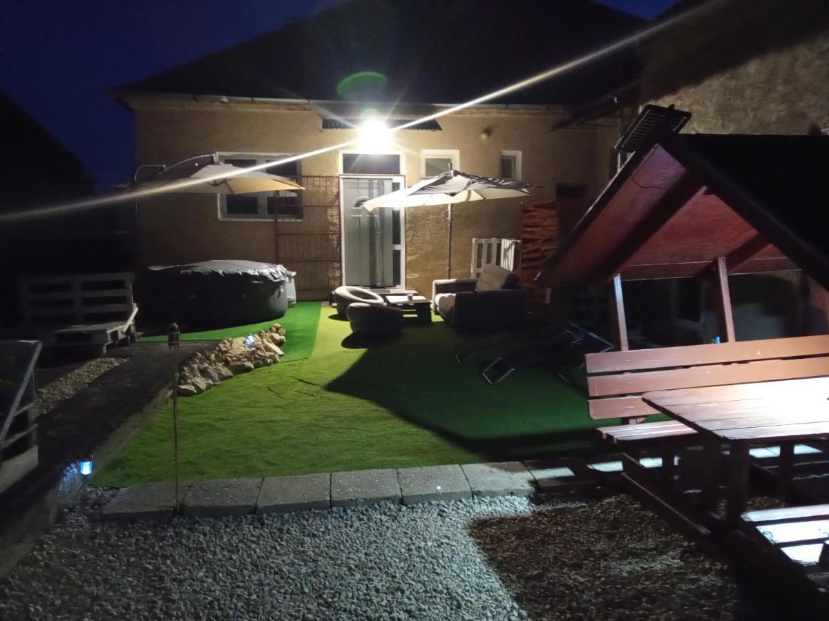 Titi House * Bakonykoppány